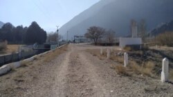 Кыргыз-тажик чек арасындагы "Головной" суу тосмосу. Архивдик сүрөт.