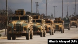 Konvoji i ushtrisë turke në provincën siriane, Idlib. 22 shkurt, 2020.