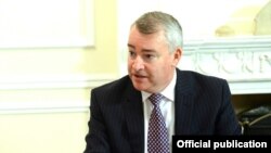 Бизнес-акыйкатчысы Робин Орд-Смит.