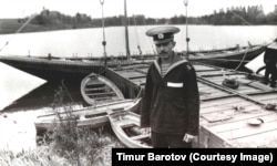 После окончания обучения перед Баротовым стоял выбор: Одесса или Крым. Выбор был для него очевиден