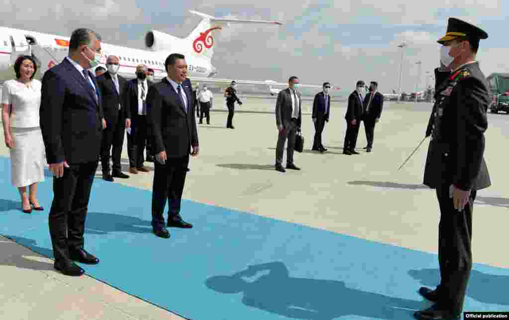 Жапаровду "Эсенбога" аэропортунда Түркиянын маданият жана туризм министри Мехмет Нури Эрсой тосуп алды.&nbsp;