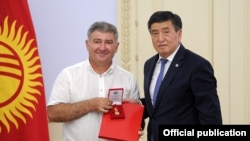 Казим Каракетов "Жылдын мыкты экспортеру" сыйлыгын алган учуру.