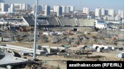 "Türkmenbaşy" stadiony ýykylýar. Aşgabat.