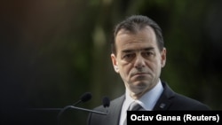 Premierul desemnat ar dori ca votul de învestire să aibă loc miercurea viitoare, însă decizia se ia în Birourile permanente, dominate de PSD