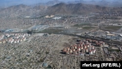 په کابل ښار کې د غیر پلاني ودانیو جوړېدو دغه ستونزه خورا پراخه کړې ده.