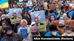 Акцыя салідарнасьці з украінскім народам у Грэцыі пасьля пачатку Расеяй поўнамаштабнай агрэсіі супраць Украіны. Ілюстрацыйнае фота