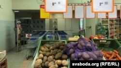 Бульба ў менскай краме. Архіўнае фота