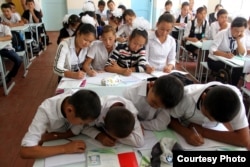 Озерное айылындагы мектеп окуучулары. 2014-жыл