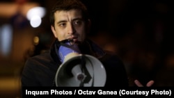 George Simion, la o demonstrație la București, în februarie 2016, pe când conducea Platforma Unionistă Acțiunea 2012