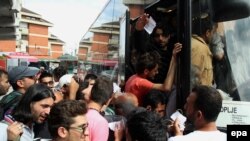 گروهی از مهاجرین افغان٬ پاکستانی و سوری در صربستان