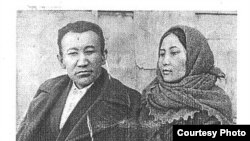 Мукай Элебаев жубайы Бурулча менен 