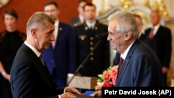 Андрей Бабіш (л) і Мілош Земан (п)