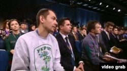 Журналіст УНІАН Роман Цимбалюк на пресконференції Володимира Путіна у перший рік нинішньої війни. Москва, 18 грудня 2014 року