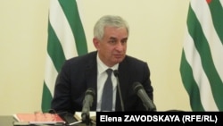 Рауль Хаджимба заявил, что отравление политика невыгодно в первую очередь действующей власти