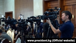 Кыргызстандагы маалымат каражаттарынын өкүлдөрү. Архив 