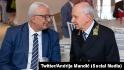 Рускиот амбасадор во Подгорица Александар Лукашик и претседателот на Собранието Андрија Мандиќ