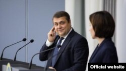 Premieriul Maia Sandu și reprezentantul FMI, Ruben Atoyan. Chișinău, 10 iulie 2019