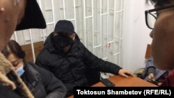 Бажы кызматынын төрагасынын мурдагы орун басары Райымбек Матраимов сот залында. 2021-жылдын 11-февралы