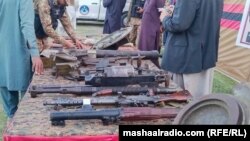 د اپرېل پر ۲۶مه په سده کې خلکو خپلې وسلې چارواکو ته وسپارلې. 