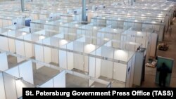 В конце апреля в Петербурге еще заканчивали переоборудование выставочного комплекса "Ленэкспо" под ковидный госпиталь