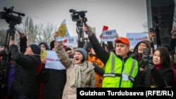 Бишкектеги Ала-Тоо аянтындагы акцияда тартылган сүрөт. 2019-жыл.