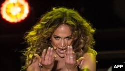 Amerikan aýdymçysy Jennifer Lopez.

