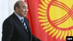 Аскар Акаев