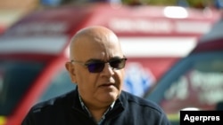 Taberele mobile pentru refugiați pot adăposti până la 200 de persoane și sunt planificate pentru județele de graniță. Decizia privind locurile unde urmează să fie amplasate nu a fost luată încă. Imagine generică cu Raed Arafat, secretar de stat în MAI. 