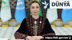 Türkmenistanyň öňki prezidenti Gurbanguly Berdimuhamedowyň gyzy we öz kakasynyň adyny göterýän haýyr-sahawat gaznasynyň wise-prezidenti Oguljahan Atabaýewa.