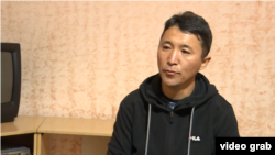 Этнический казах из Синьцзяна Багашар Маликулы, который просит политического убежища в Казахстане.
