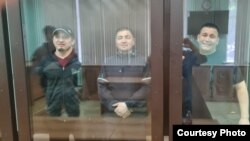 Альберт Тагиров, Вилюр Сагадиев и Айнур Каримов (слева направо) в суде