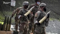 Analiștii reacționează la oprirea temporară de către SUA a ajutorului militar pentru Ucraina