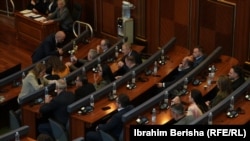 Deputetë të Lidhjes Demokratike të Kosovës.