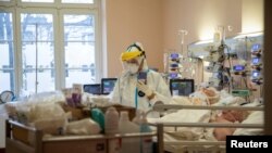 Secția de Covid a spitalului universitar din Olsztyn, Polonia.