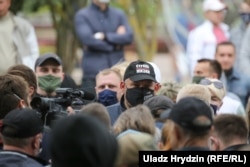 Сяргей Ціханоўскі на пікеце ў Горадні перад затрыманьнем