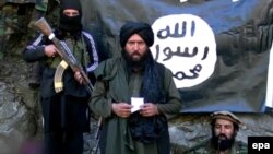 Ҳофиз Сайид, раҳбари шохаи "Хуросон"-и ДОИШ дар як видеои таблиғотӣ