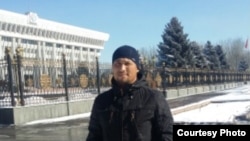 Атабек Абдуллаевдин Бишкектеги сүрөтү.