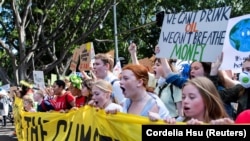 Pentru tinerii preocupați de mediu și de schimbarea climei, decizia nașterii unui copil ar putea fi influențată de alte lucruri decât cariera sau autonomia. O tendință care a început să se audă în Occident și pe care am regăsit-o în România, în cazul Sandrei. (Imagine generică)