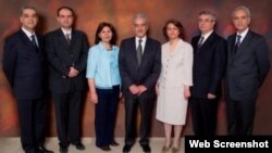 جمهوری اسلامی در سال ۱۳۸۹ هفت مدیر جامعه بهاییان ایران را به حبس های طولانی محکوم کرد