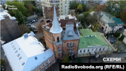 Садиба Підгорського (так званий «Замок барона») у центрі Києва на Ярославовому Валу. Будинок кінця XIX століття