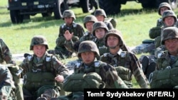 Военнослужащие КР