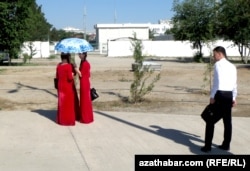 Nxënëse në Turkmenistan. Fotografi nga arkivi.