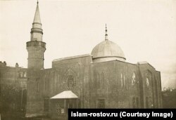 Ростовта 1906 елда татарлар төзеткән мәчет
