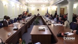 Ще торік «слуга народу» Данило Гетманцев переконував, що це «програмний пункт» президента – а через три місяці очолюваний ним комітет цей «програмний пункт» відхилив