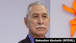 Орозбек Молдалиев.