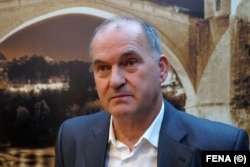 Mirsad Tokača: Ogroman dio ljudi, sigurno 60 do 70 posto, spreman je da brani ovu državu svim mogućim sredstvima uključujući i oružani sukob. Ko uđe u takvu avanturu mora biti svjestan da će se suočiti sa otporom. Ako neko to priželjkuje, ja mu preporučujem da ne ulazi u takvu avanturu.