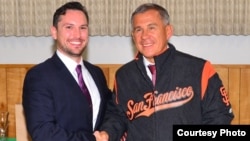 Туран Апакай (с) Рөстәм Миңнеханов. attasf.org фотосы