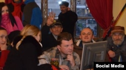 До анексії Криму Олег Приходько очолював осередок партії «Свобода» у тому ж районі Криму, де жив. Він тричі був на Майдані Незалежності у Києві під час Революції гідності