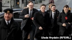 Ігар Петрышэнка (у цэнтры) на цырымоніі пахаваньня Кастуся Каліноўскага і паўстанцаў 1863–64 гадоў у Вільні 22 лістапада 2019 году