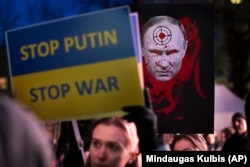 Во время акции с требованием к России прекратить войну против Украины. Литва, Вильнюс, 1 марта 2022 года